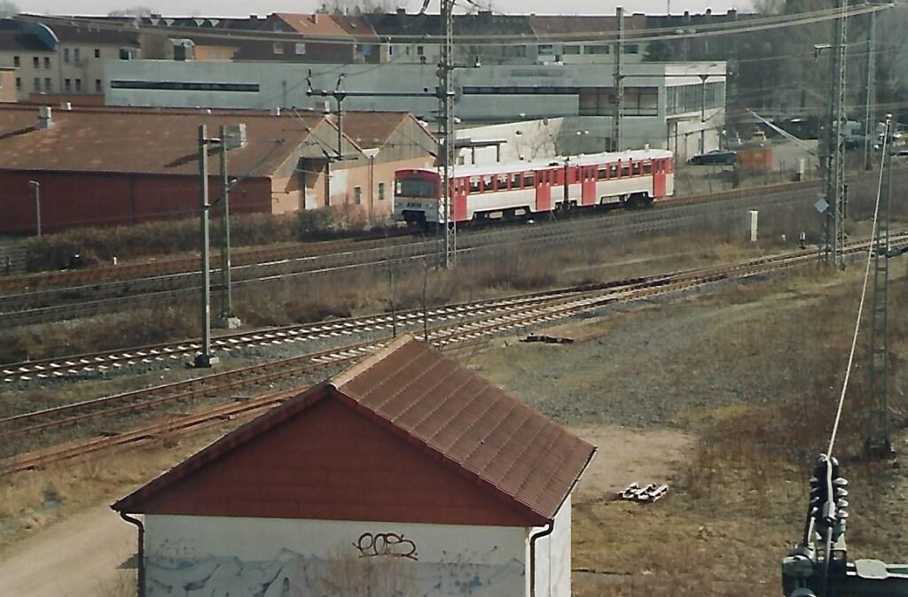 Triebwagen der AKN im Bahnhof Elmshorn