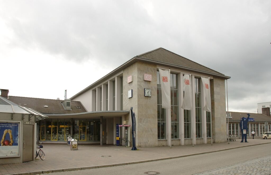 Bahnhof Ansbach mit Regionalzug